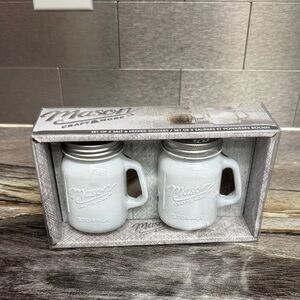 NEW MASON JAR SALT N PEPPER SHAKERS